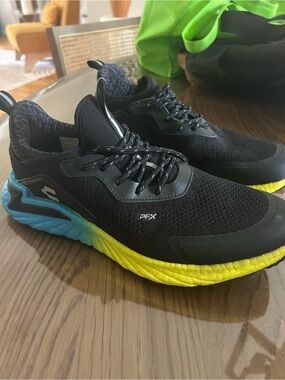 Charly Vigorate Running Shoe Men’s Size 10